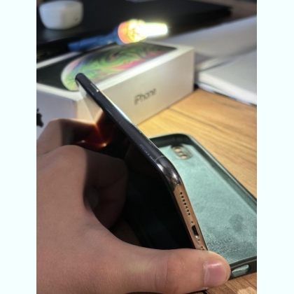  iPhone XS Max 256GB    9300 
