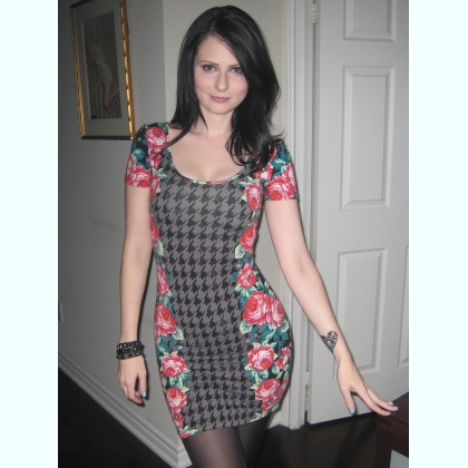 Ещё молода и ещё очень игрива 